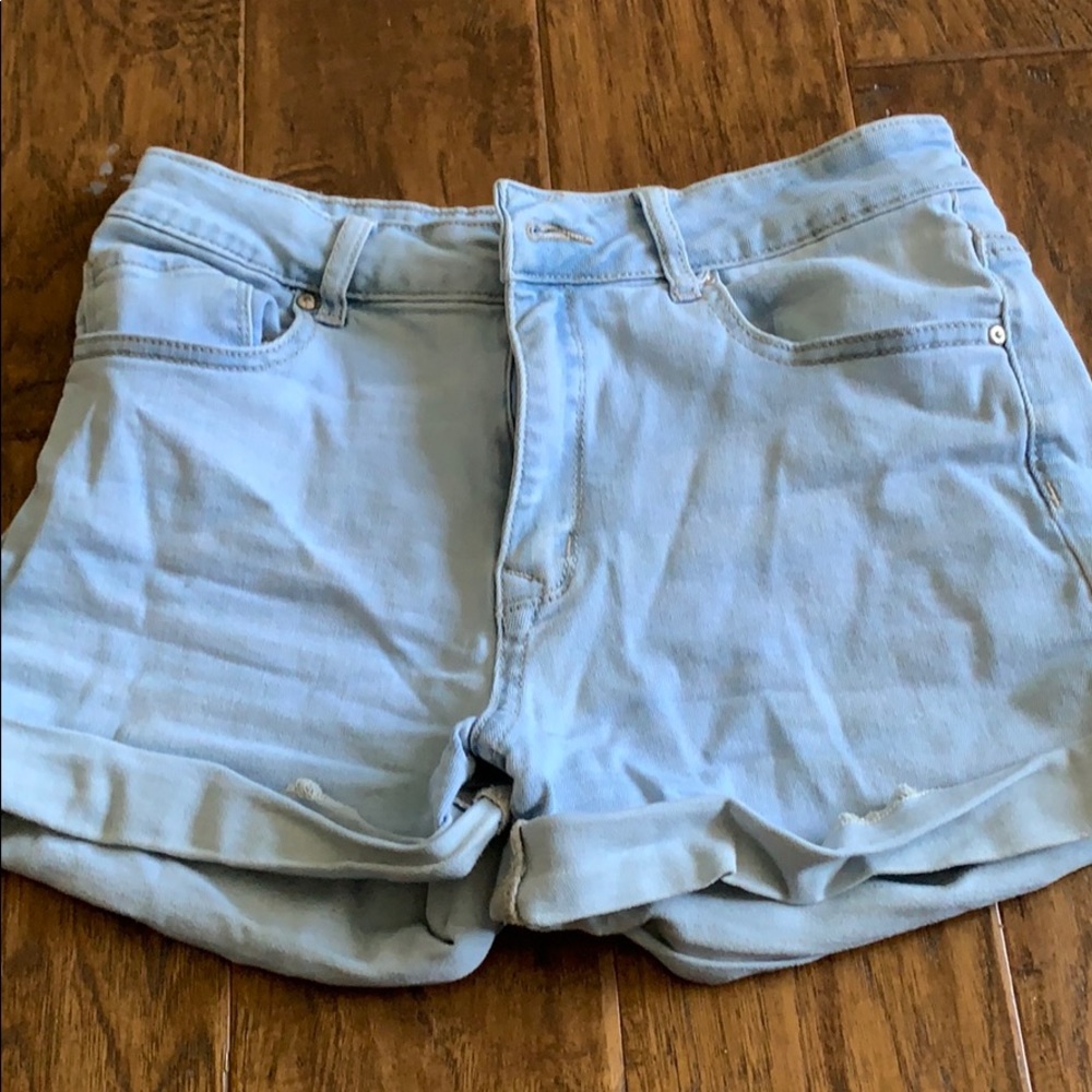 high waisted jean short, with pockets